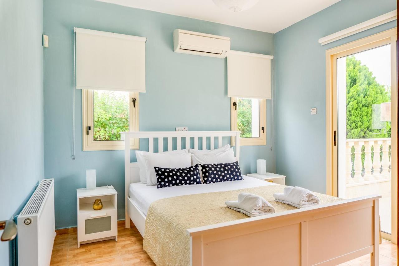 Villa Deja Blue By Ezoria Villas Coral Bay Bagian luar foto