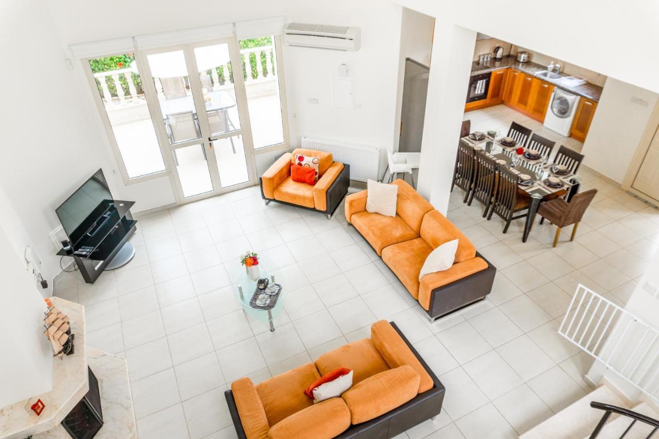 Villa Deja Blue By Ezoria Villas Coral Bay Bagian luar foto