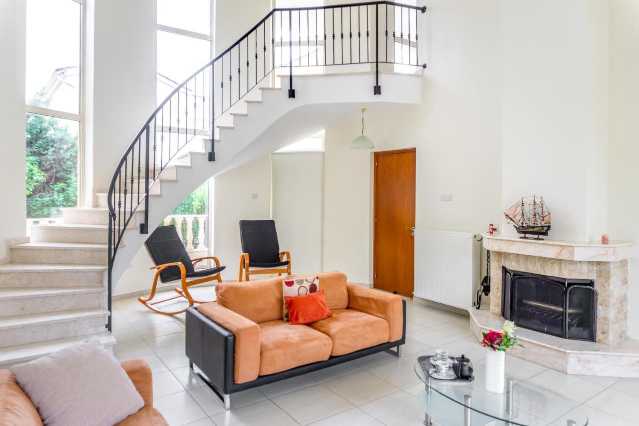 Villa Deja Blue By Ezoria Villas Coral Bay Bagian luar foto