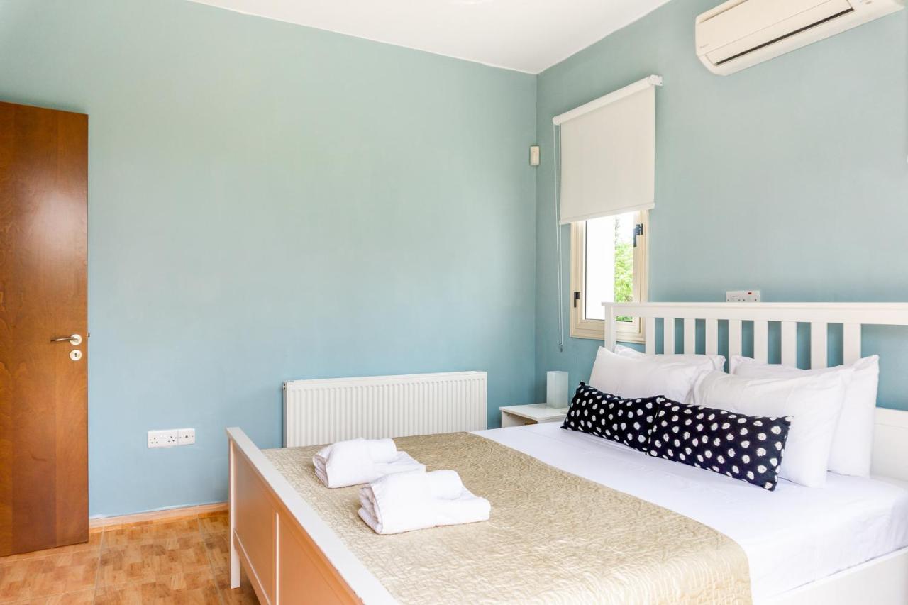 Villa Deja Blue By Ezoria Villas Coral Bay Bagian luar foto